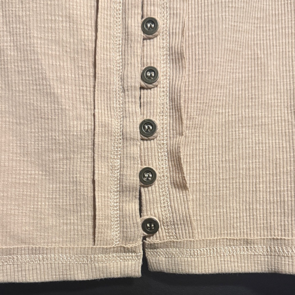 New Look Beige Ribbed Button-Front Crop Top - Picture 2 of 5